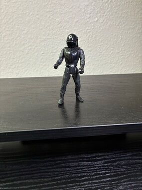 Vintage Star Wars Death Star
Gunner Action Figure 1996 Kenner